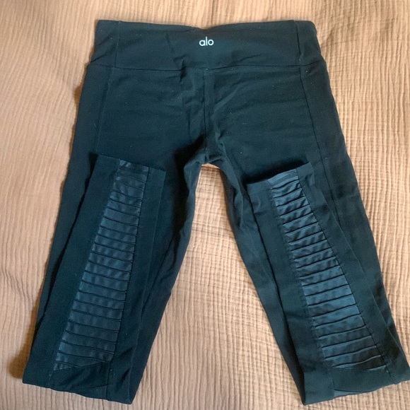 ALO - Yoga High Rise Moto Leggings, Size Medium - Picture 8 of 9